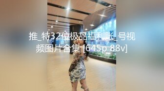 公园女厕全景偷拍牛仔裤美少妇张着大口的黑鲍鱼