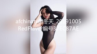 -上夜班的巨乳护士小姐姐医院激情露出 厕所尿尿回到宿舍洗澡自慰