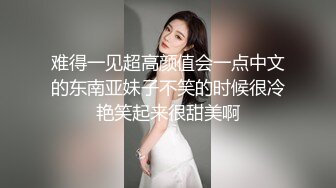 偷窥貌似领导的大奶美少妇嘘嘘