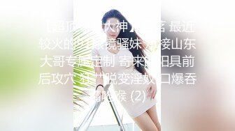 操少妇 疼 慢点操 每次鸡吧操完还不满足 只能用假吊再插 骚水真喷 太淫荡了