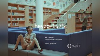 刚到酒店骚气女友就迫不及待的吃鸡巴