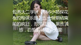 办公楼女厕大胆贴着B拍漂亮学妹女生出来一脸懵B疑惑的看着小伙刚才是你拍我吗